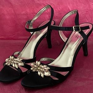 CAMILLE LA VIE NAVY HEELS